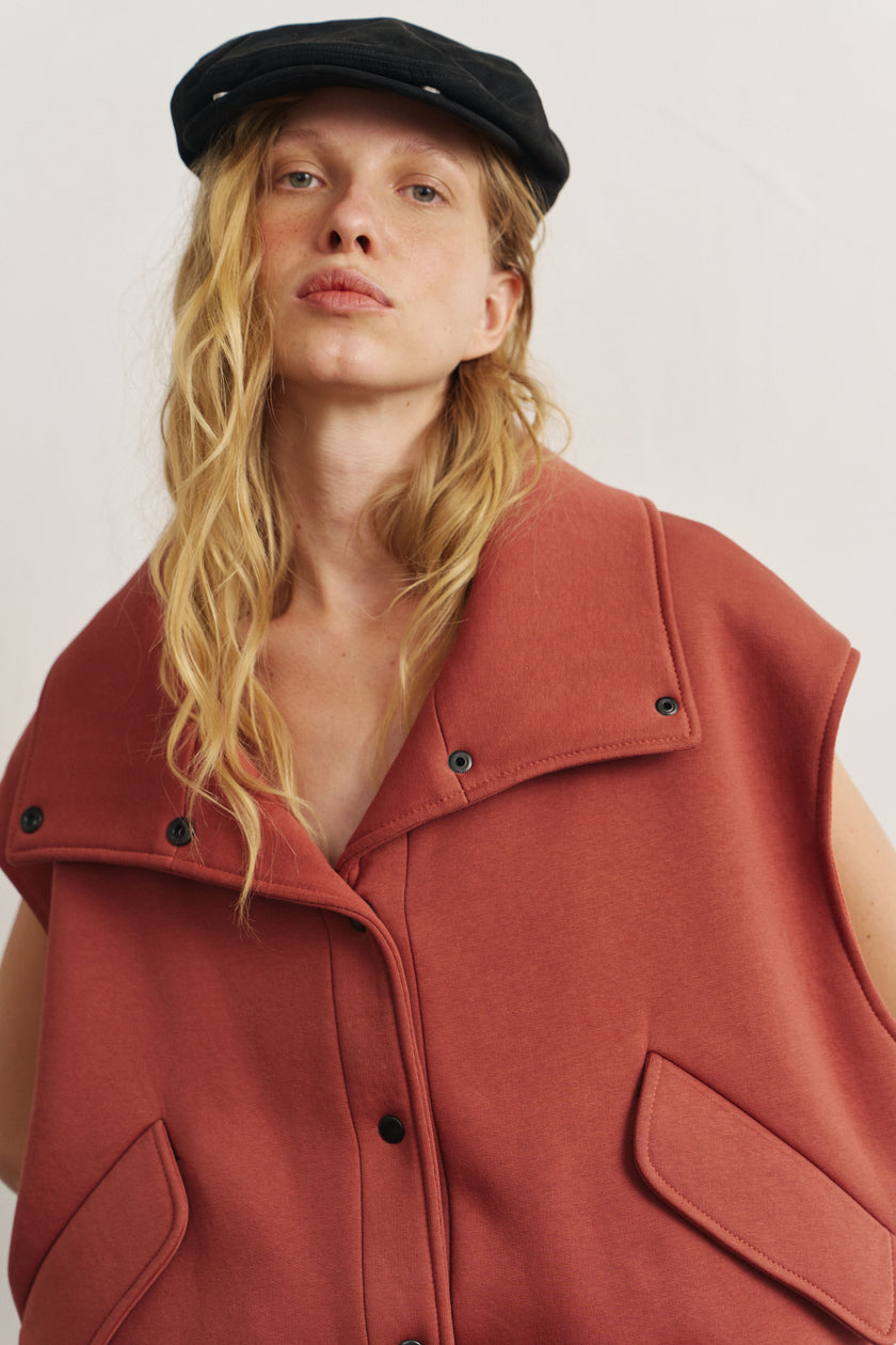 Жилет оверсайз цегляний