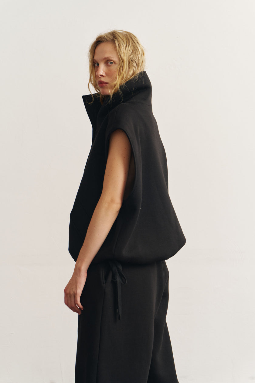 Жилет оверсайз чорний