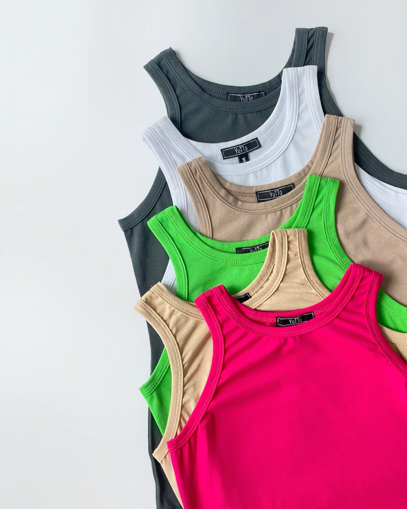 Майка фуксія