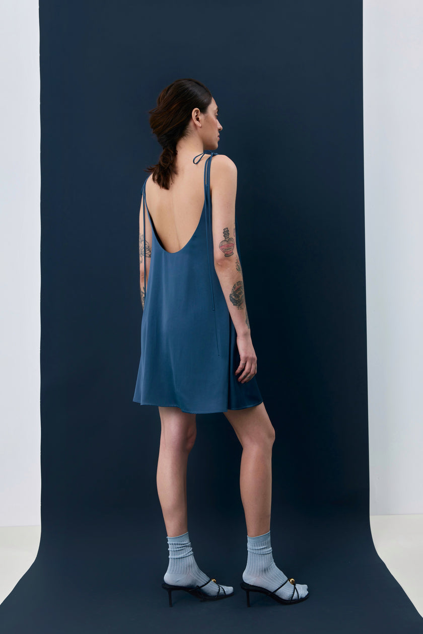 Сукня міні сатинова блакитна