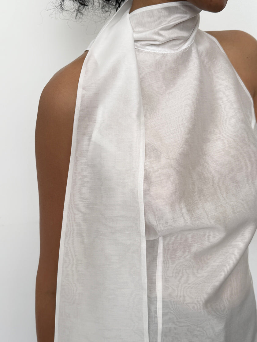 Топ зі шлейфом